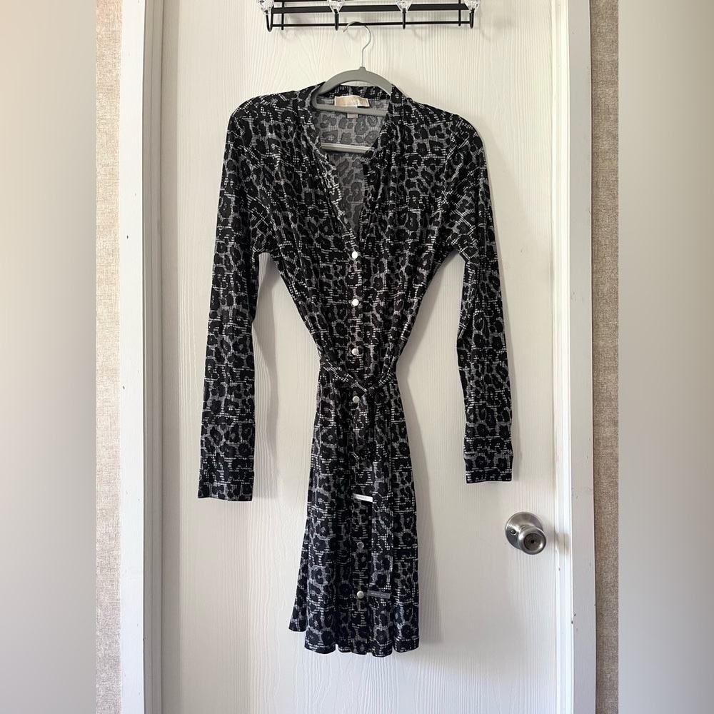 Michael Kors Black and Gray Leopard Print Slinky Mini-Dress - Picture 3 of 10